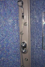 Obr. 8 – sprchovac panel