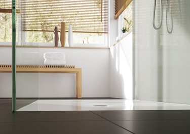 Smaltovaná extra plochá sprchová vanička Scona v úrovni podlahy
