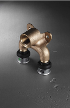 Spojky Viega Smartpress z ervenho bronzu s optimalizovanm prtokem podporuj svm malm odporem pi proudn hygienicky optimln dimenzovn instalac pitn vody, zde dvojit nstnka