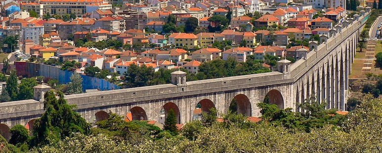 Obr. 4 Akvadukt v Lisabonu (vodu do města přivádí již od roku 1748)
