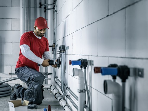 Základním materiálem systému RAUTITAN je PE-Xa, to znamená polyetylen zesítěný za vysokého tlaku a teploty