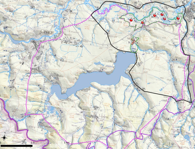 Obr. 10 Porovnání rozlohy dosavadního ochranného pásma vodního zdroje (růžově IIb a zeleně IIa) a navrženého aktualizovaného OPVZ (černě), fialově Ohraj HGR