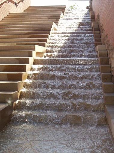 Obr. 36 Brno, Bašty, voda na schodech