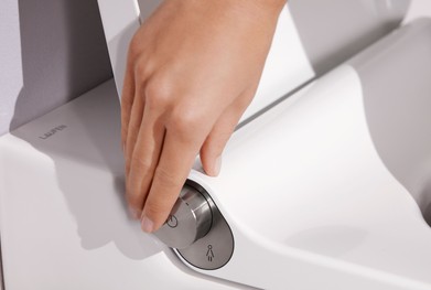 Cleanet Riva s elegantním designem snadno doplní koupelnový prostor v jakémkoliv stylu.