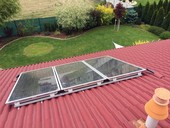 Solární termické panely pro ohřev vody v&nbsp;kombinaci s&nbsp;kondenzačním plynovým kotlem, foto Quantum a.s.