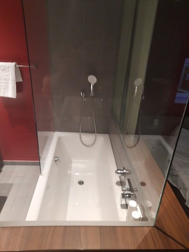 Obr. 3 Vana v hotelovm pokoji