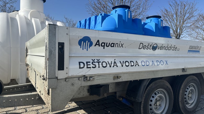 Instalace podzemní nádrže Iris 8 000 l pro automatickou závlahu zahrady